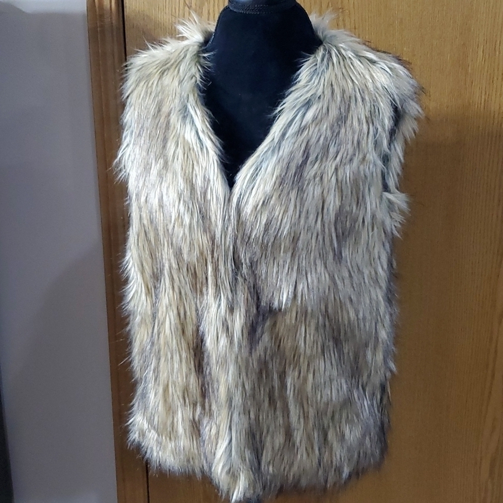 Jason Maxwell nwt faux fur outerwear vest tan